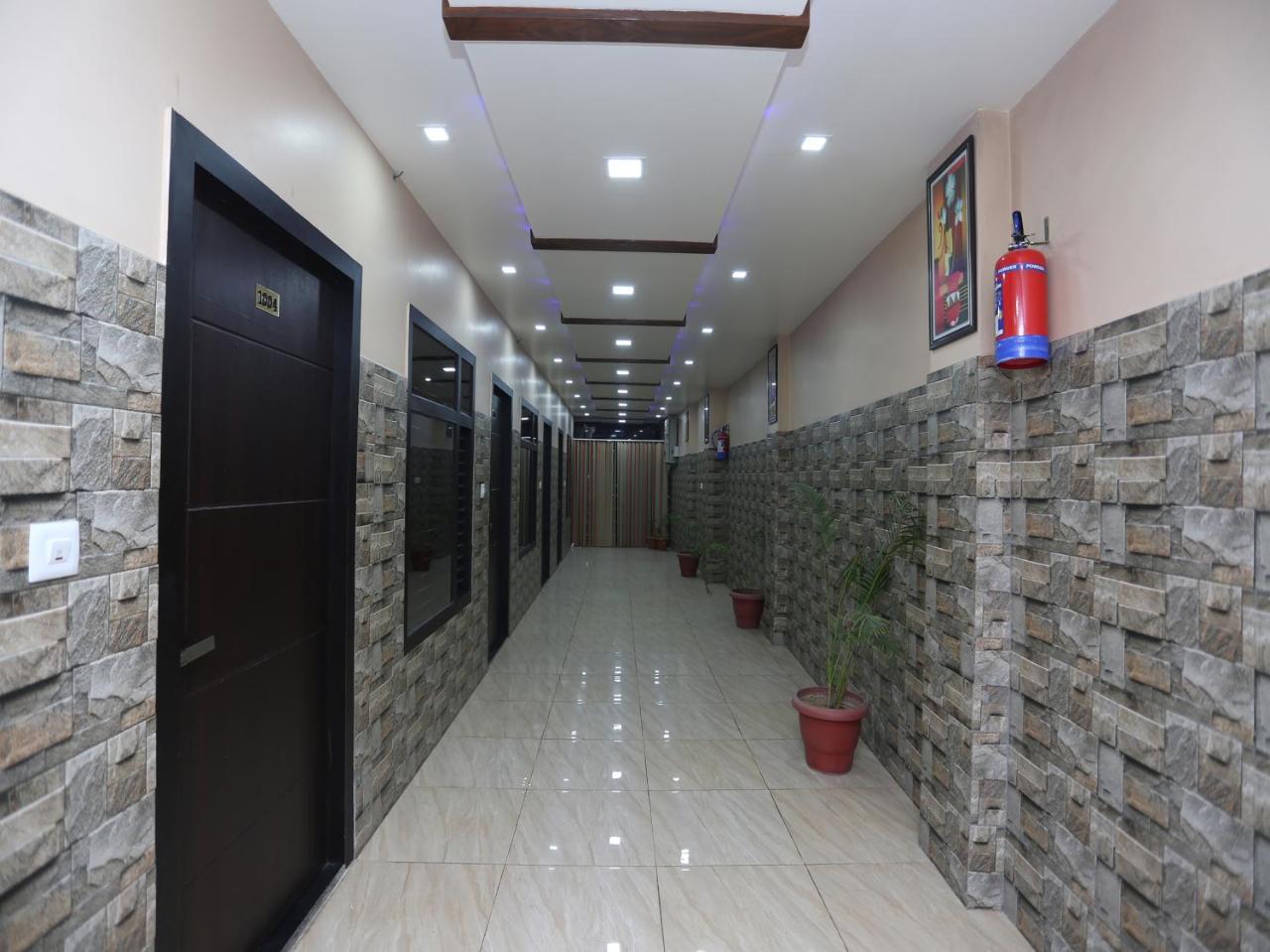 Oyo 26803 Hotel City Inn Faizabad Exterior photo